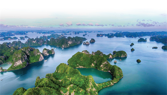Bahía de Ha Long entre 24 destinos más ideales del mundo en 2024